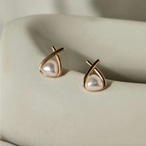Elegant Pearl Earrings M1541